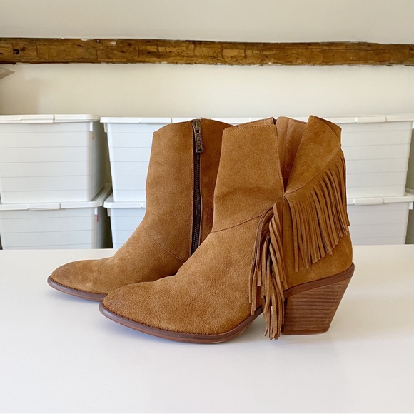Veracruz Artisans Cassadine Suede Fringe Ankle Boots in Camel NWOT Size 41 - Picture 2 of 8